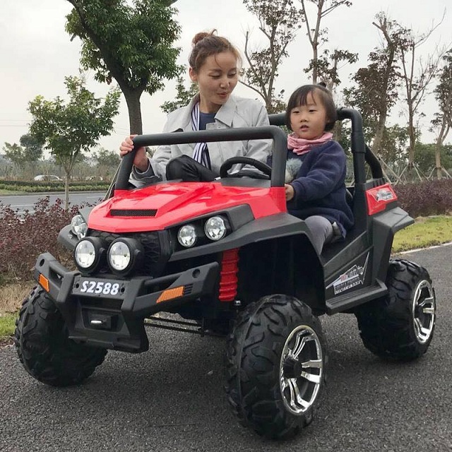 Oto 2 chỗ ngồi 4 động cơ S5288-Bánh cao su